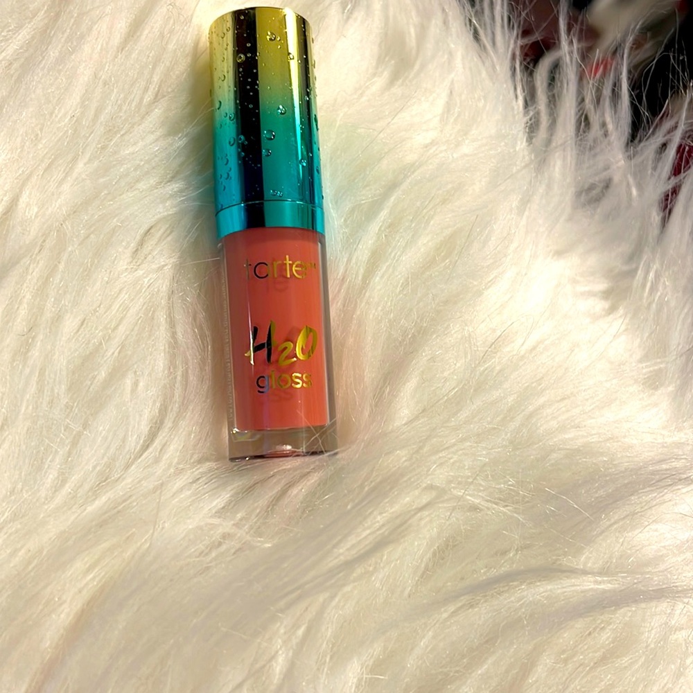 tarte h2o Gloss in Hang Ten. Brand new never opened 1 mL